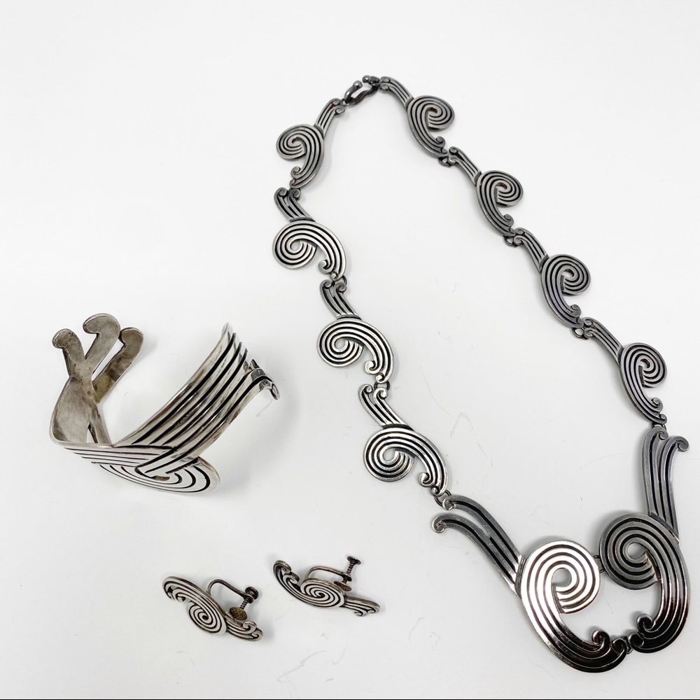 63 Los Castillo #110 Taxco silver jewelry set